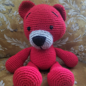 The CLASSIC Teddy bear. Size 7"
