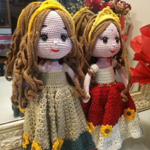TWIN PRINCESS DOLLS
